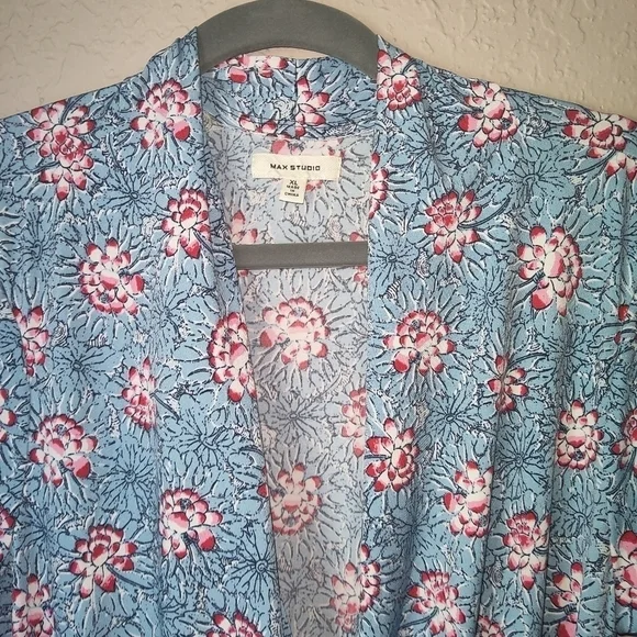 Max Studio Knee Length Wrap Blue Floral Dress Size XL - Picture 2 of 9